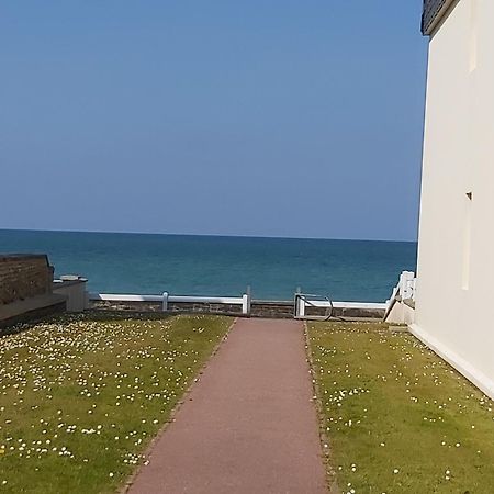 Les Pieds Dans L'Eau - Acces Direct A La Plage Bernières-sur-Mer 外观 照片
