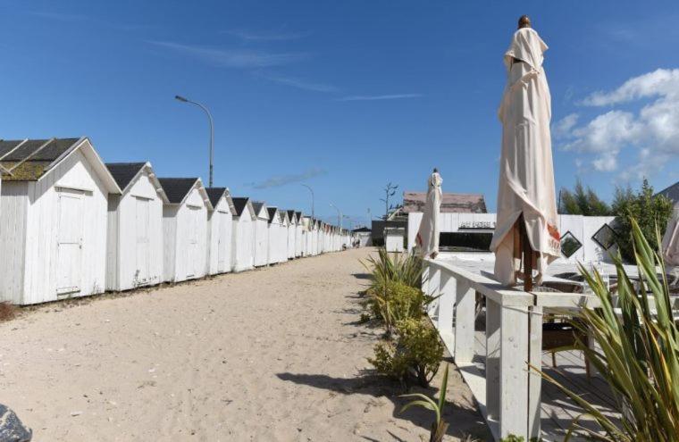 Les Pieds Dans L'Eau - Acces Direct A La Plage Bernières-sur-Mer 外观 照片
