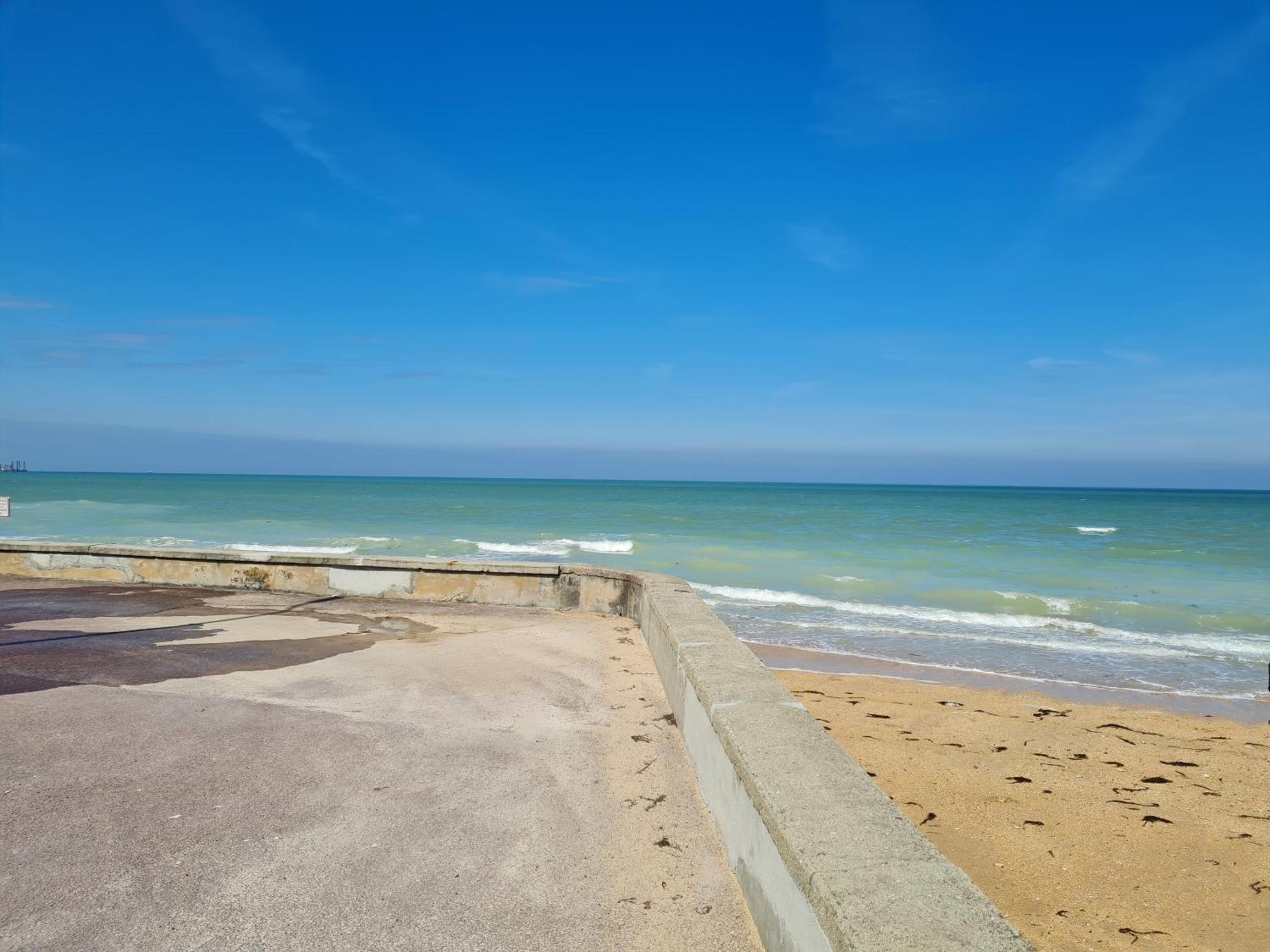 Les Pieds Dans L'Eau - Acces Direct A La Plage Bernières-sur-Mer 外观 照片